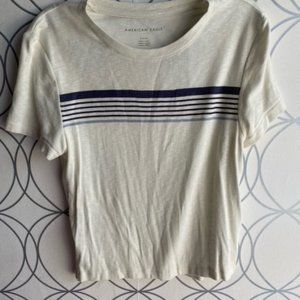 American Eagle t shirt